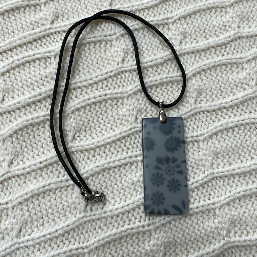 Necklace. Floral. Lobster claw, silver toned clasp. Black and gray. 11.5” long.